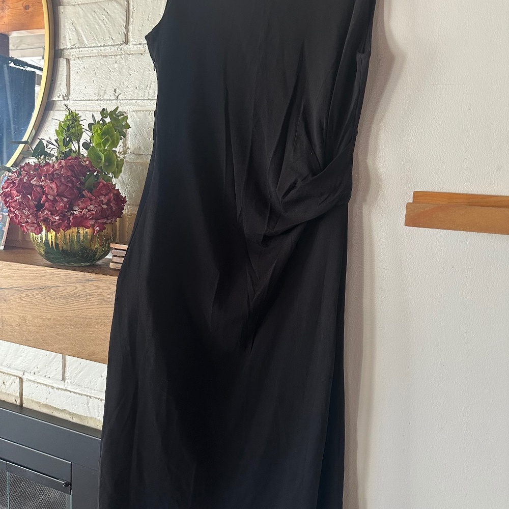 Sleeveless dress